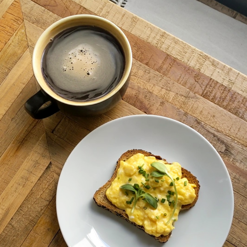 Keto Scrambled Eggs with Sour Cream